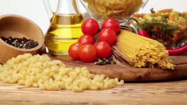 İtalyan spagetti, İtalyan pasta malzemeleri