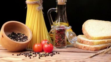 İtalyan spagetti, İtalyan pasta malzemeleri