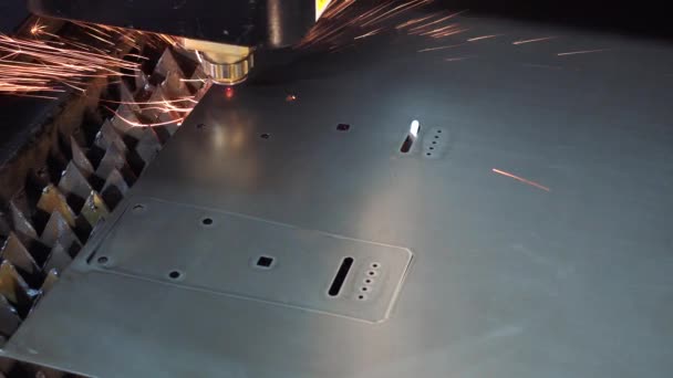 Lasermaschine Zum Schneiden Von Metall — Stockvideo