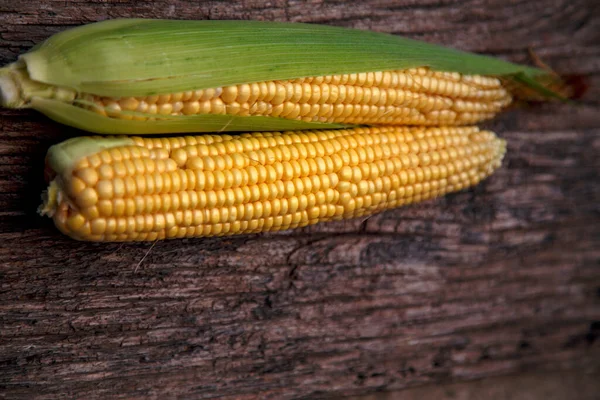 Corn Cobs Lie Wooden Table Ripe Corn Lies Textured Old — Stock Fotó