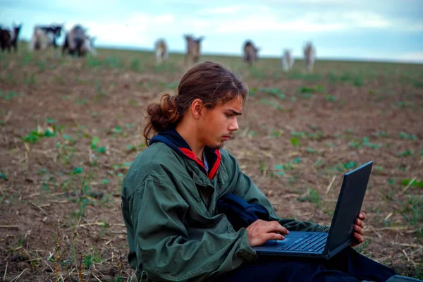 Teenage Boy Laptop Grazes Goats Field Goat Herder Field Laptop — Stock Photo, Image