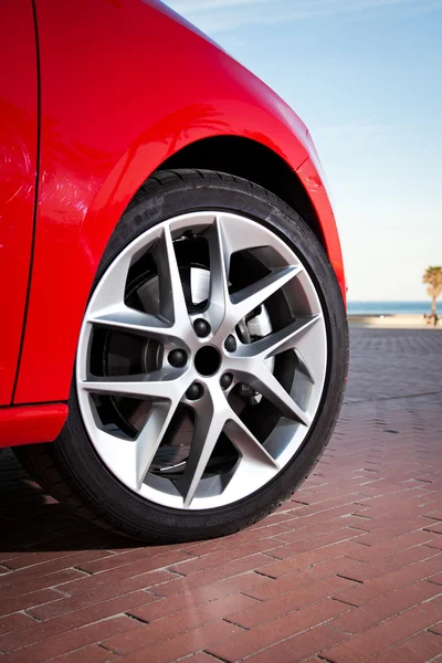 Car wheel in summer — Stock Photo, Image