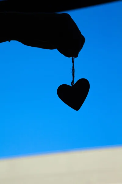 Corazón en el cielo azul —  Fotos de Stock