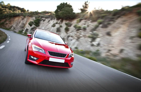 Car on a road full of dangerous bends — Stock Photo, Image