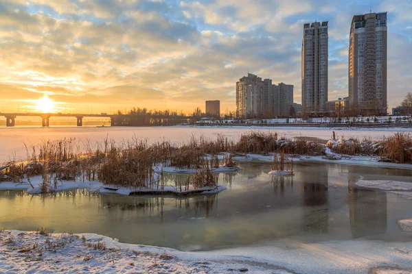 Morning Kiev Sunrise Obolonskaya Embankment Kiev Ukraine January 2022 — Stock Photo, Image