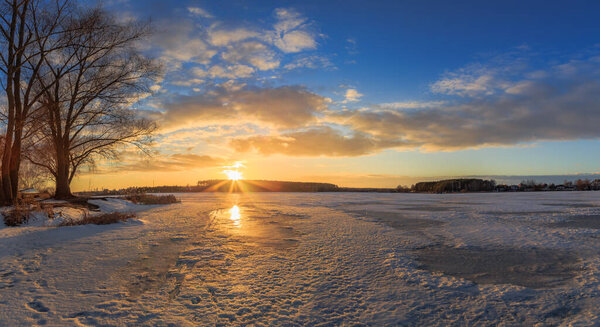 An evening walk.  Irpin river.  Kiev region.  Ukraine.  January 30, 2022