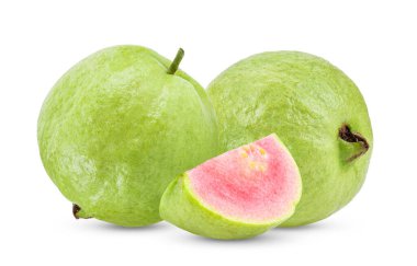 Beyaz arkaplanda izole edilmiş pembe Guava meyvesi