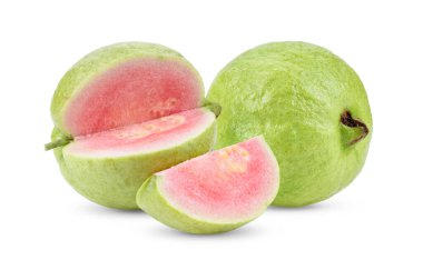 Beyaz arkaplanda izole edilmiş pembe Guava meyvesi