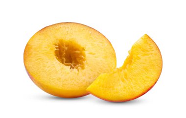 Nektarinec dilim beyaz arkaplanda izole