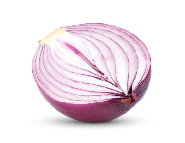 Beyaz arka plan üzerinde izole kırmızı soğan dilimleri