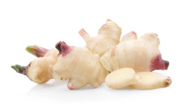 Beyaz arka planda izole edilmiş taze kızıl