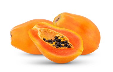 Papaya beyaz arka planda izole edildi. tam alan derinliği