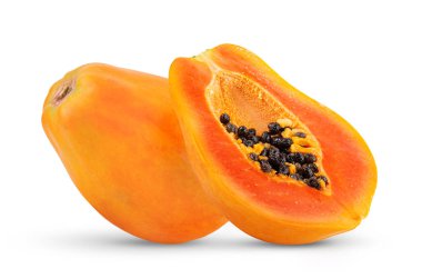 Papaya beyaz arka planda izole edildi. tam alan derinliği