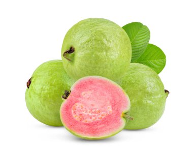 Beyaz arkaplanda kırmızı guava meyvesi izole