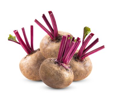 Beyaz arkaplanda yaprakları izole pancar kökü