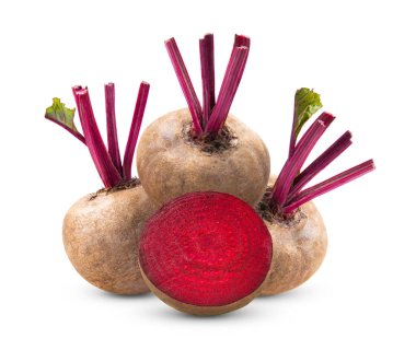 Beyaz arkaplanda yaprakları izole pancar kökü