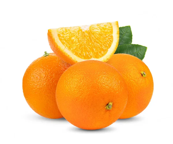Orangefarbene Früchte Mit Blättern Auf Weißem Hintergrund Volle Schärfentiefe — Stockfoto