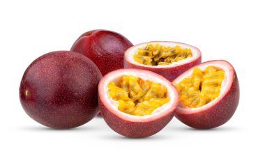 Tutku meyvesi beyaz arkaplanda izole