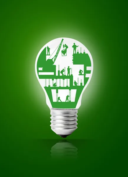 Kreative Glühbirne mit Bauarbeiter-Idee — Stockfoto