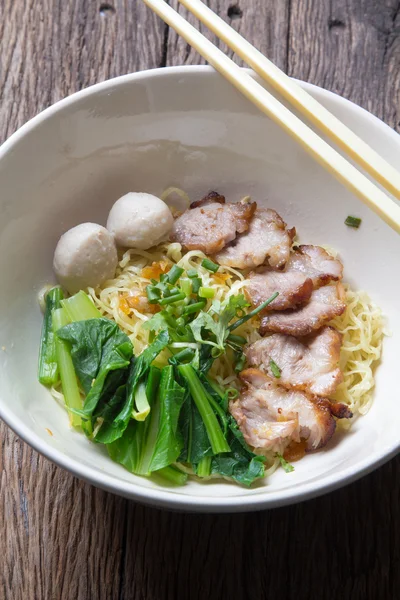 Noodles bowl on wooden background — Stock Photo, Image