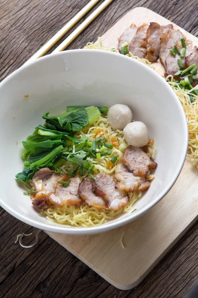 Noodles bowl on wooden background — Stock Photo, Image