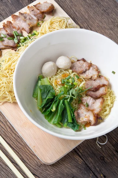 Noodles bowl on wooden background — Stock Photo, Image