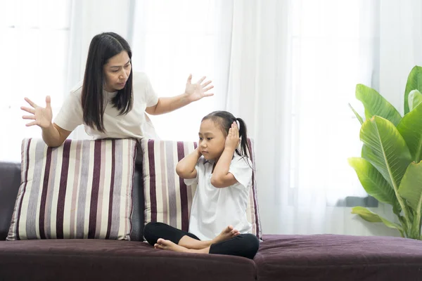 Asian Little Girl Covering Ears While Mother Scolding Her Living — Stock Photo, Image