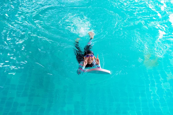 Asian Child Little Girl Swims Board Pool Swimming Lesson Idea — Photo