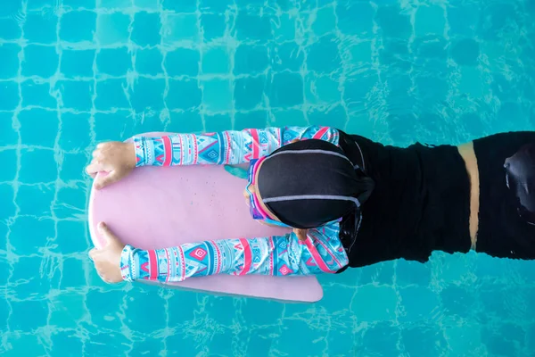 Top View Asian Child Little Girl Swims Board Pool Swimming — Photo