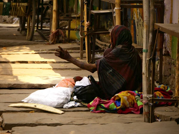Indian Village Poor Beggar Lady Sitting Street Footpath Corner Begging — Stock Photo, Image