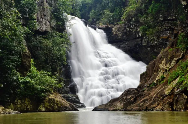 Cachoeira Encontrada Topo Darbha Depois Cair Pés Através Das Rochas — Fotografia de Stock
