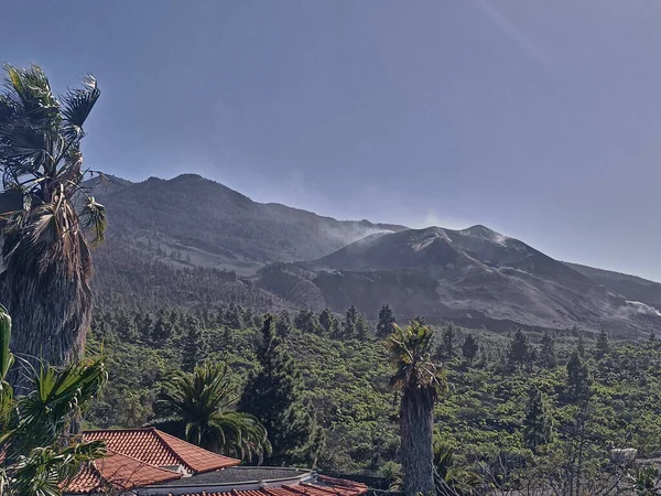Cumbre Vieja volcán en La Palma se queman en enero de 2022, humo — Foto de Stock