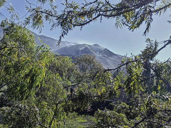 Cumbre Vieja volcán en La Palma se queman en enero de 2022, humo — Foto de Stock