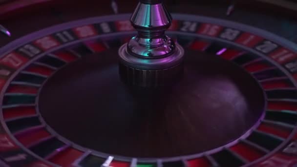 Πολλοί Άνθρωποι Παίζουν Στο Καζίνο — Αρχείο Βίντεο