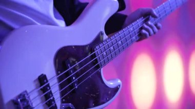 Etkinlikte müzisyenlerin çalması