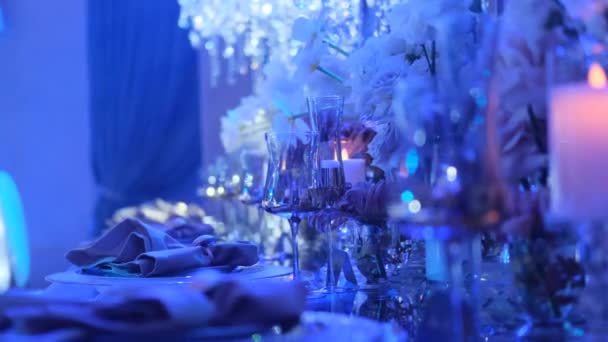 Mesas Banquete Están Decoradas Con Hermosas Flores Vacaciones Emoción Concepto — Vídeos de Stock