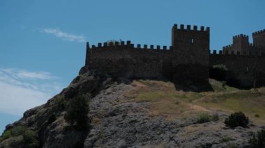  Sudak şehrindeki bir kale. Ukrayna