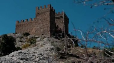  Sudak şehrindeki bir kale. Ukrayna