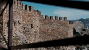  Sudak şehrindeki bir kale. Ukrayna