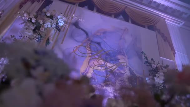 宴会厅装饰着鲜花 — 图库视频影像
