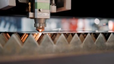  Robottan lazer metal kaynak