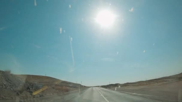 고속도로에서 여름에 자동차를 — 비디오