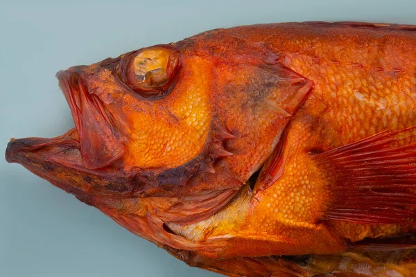 Гаряча Копчена Басова Риба Ізольована Білому Тлі — стокове фото