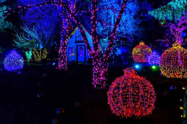 Beautiful Christmas Glowing Trees Figures City Park — Stock Photo, Image