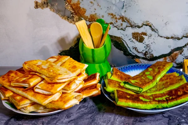 Shawarma Szendvics Friss Tekercs Lavash Hagyományos Közel Keleti Snack Kebab — Stock Fotó