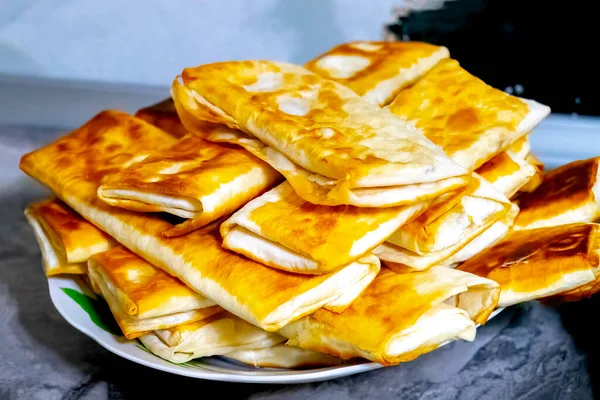 Sandwich Shawarma Rulou Proaspăt Lavash Gustare Tradițională Din Orientul Mijlociu — Fotografie, imagine de stoc