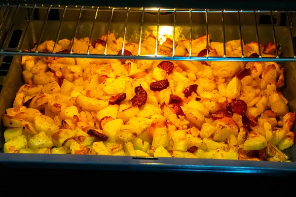 Patatas Asadas Sazonadas Con Sal Hierbas Pimentón —  Fotos de Stock