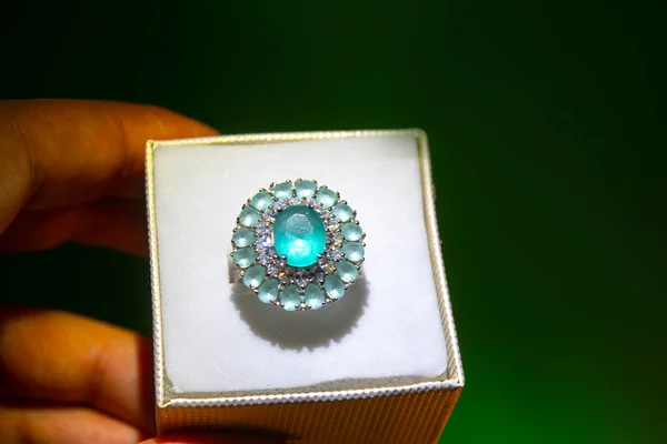 Πολυτελές Διαμάντι Δαχτυλίδι Κουτί Κοσμήματα Vintage Στυλ — Φωτογραφία Αρχείου