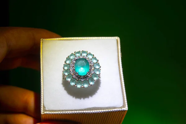 Πολυτελές Διαμάντι Δαχτυλίδι Κουτί Κοσμήματα Vintage Στυλ — Φωτογραφία Αρχείου