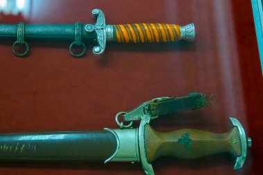 16. ve 17. yüzyıllardan kalma Rapier kılıçların kabzaları.